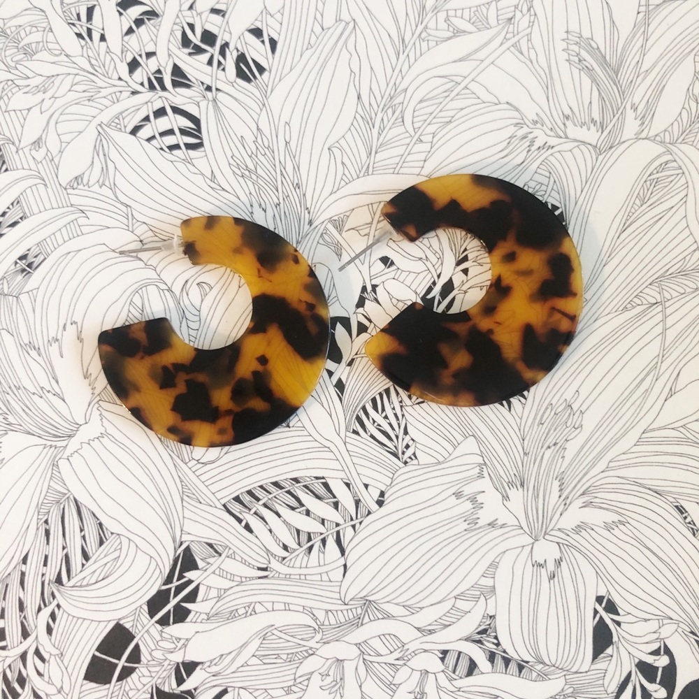 Torti Resin Post Earring